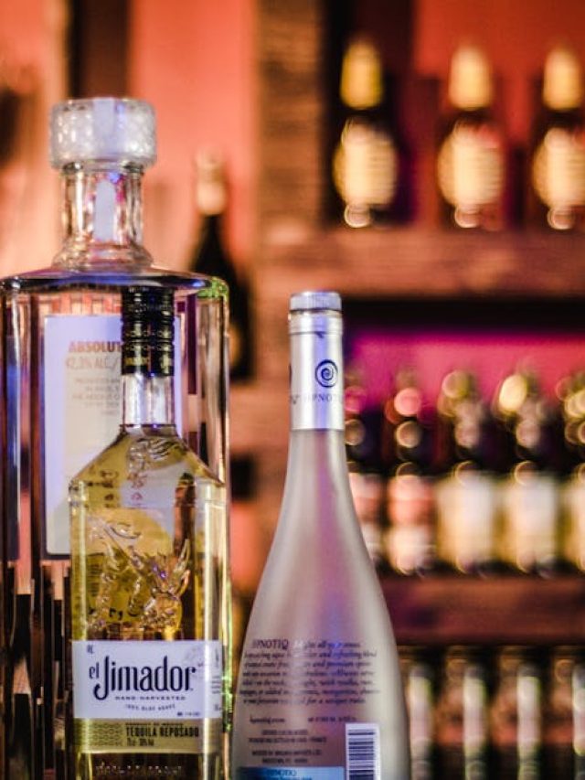 বিমানবন্দর ডিউটি ফ্রি মদ এবং দোকানের মদের দামের পার্থক্য কতটা হয়?