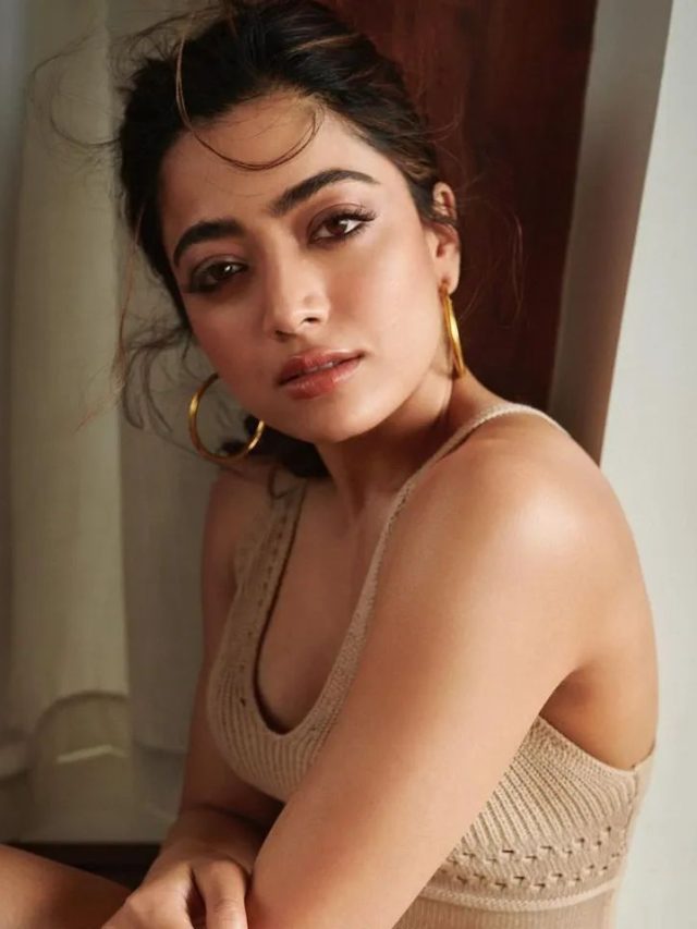 एयरपोर्ट पर लंगड़ाती दिखीं रश्मिका, पैर में लगी चोट से दर्द में एक्ट्रेस