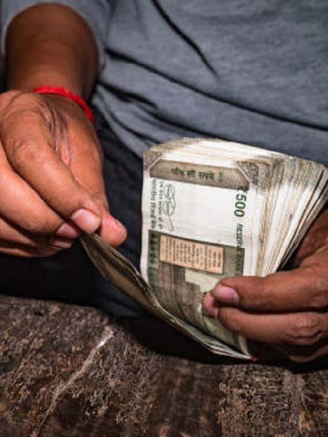 पैसे रखने का ये तरीका नोट कर लें, तभी घर से दूर होगी गरीबी
