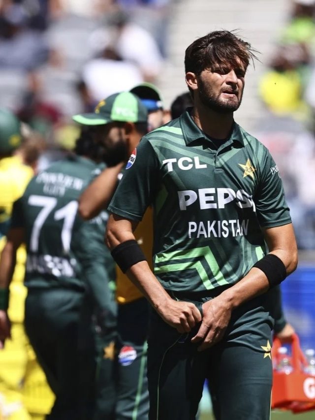 बाबर आजम बन गए डॉक्टर! दर्द से कराहते शाहीन का किया उपचार, VIDEO