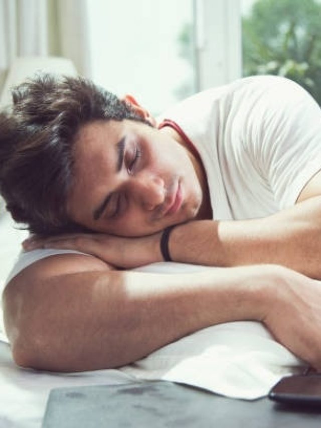 सुबह उठकर पत्नी से भी न करें ऐसे सपने का जिक्र, हो जाएगा बड़ा नुकसान