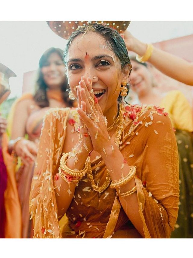 शादी से पहले शोभिता का मंगलस्नान, परिवार संग की खास पूजा, बनेंगी चैतन्य की दुल्हन