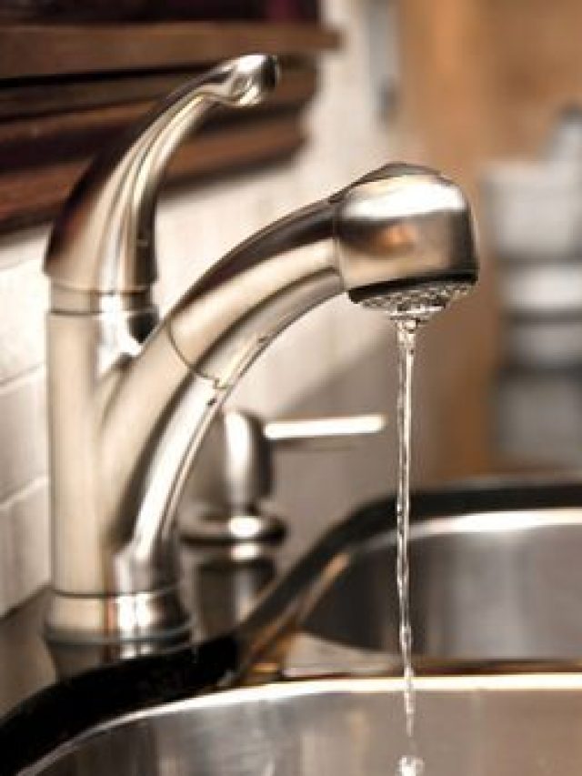 রান্নাঘরের হলদেটে, তেল চিটচিটে কল পরিষ্কার হবে ৫ মিনিটে, রইল সহজ হ্যাকস