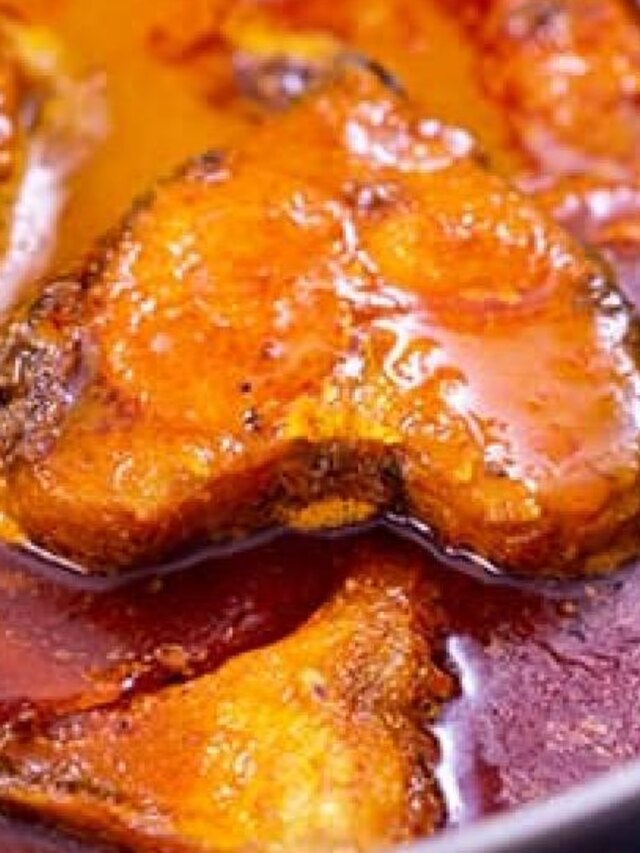 তেলে ভাসছে তরকারি? এই ট্রিকসেই তেল আর ঝোল হবে আলাদা