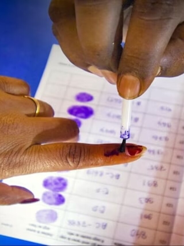 वोट डालते समय अपने साथ जरूर रखें ये डॉक्यूमेंट्स, देखें पूरी लिस्ट