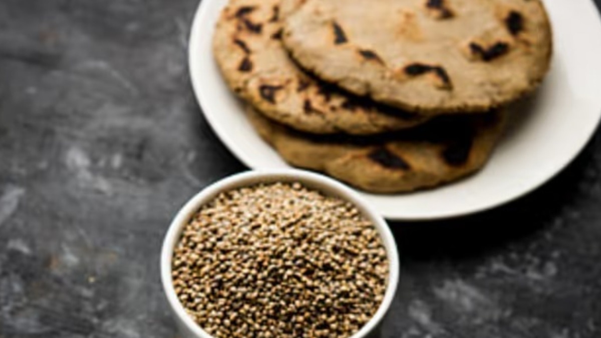 बाजरे की रोटी के साथ ये चीज खाकर पेट पकड़ लेंगे आप, कभी ना करें खाने की भूल