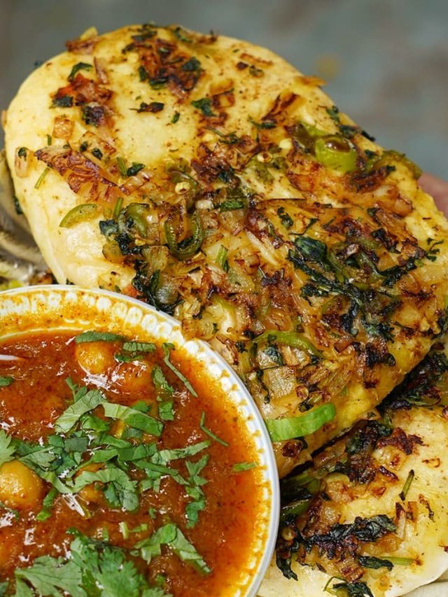 তেল নয়, জলেই বানান নরম-ফুলকো আলু কুলচা; লোভনীয় রেসিপি