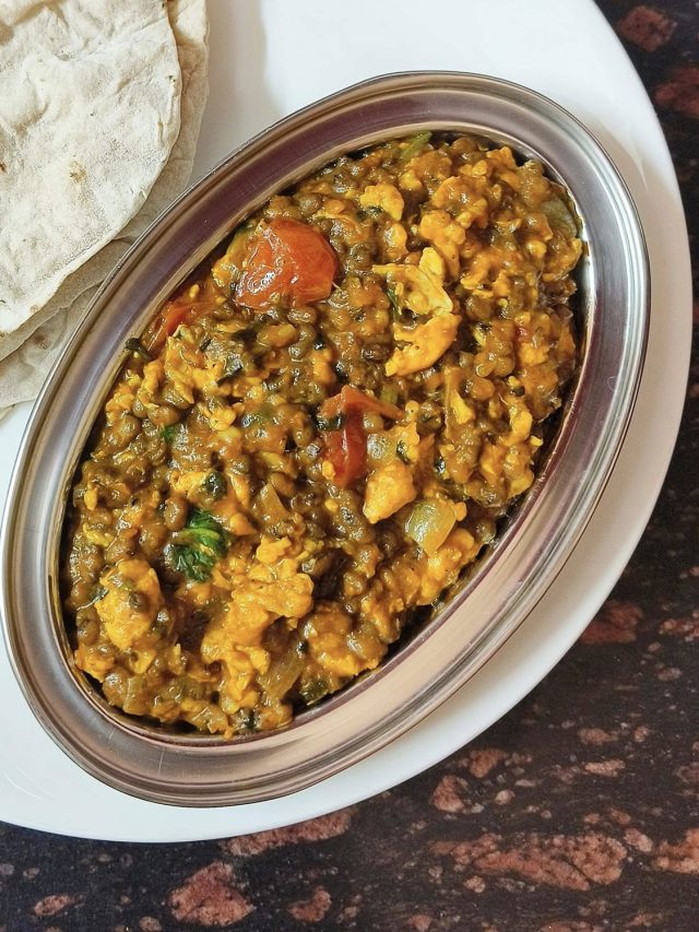 পাঞ্জাবি ধাবার স্টাইলে ডিম তড়কা, এভাবে বানালে রুটি দিয়ে জমবে