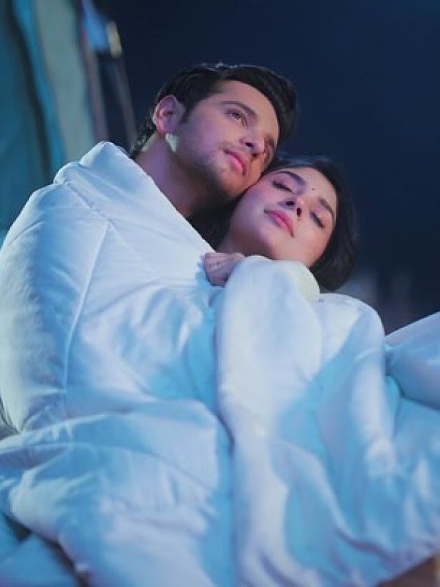 'अनुपमा' शो में दिखाया इंटीमेट सीन, फैन्स का चढ़ा पारा, बोले- संस्कार भूल गए क्या?