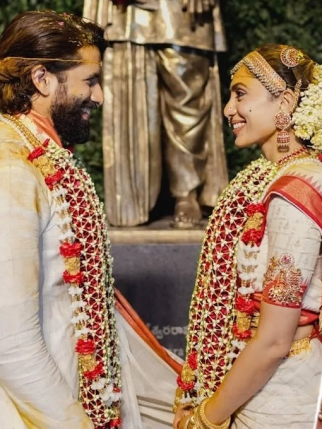 अक्किनेनी खानदान संग नई दुल्हन शोभिता ने दिए पोज, पति नागा को निहारती दिखीं, Photos