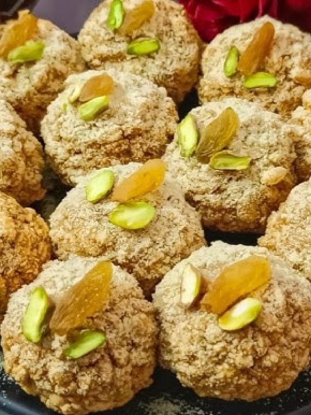 খই দিয়েই বাড়িতে  হবে 'জয়নগরের মোয়া', রইল রেসিপি