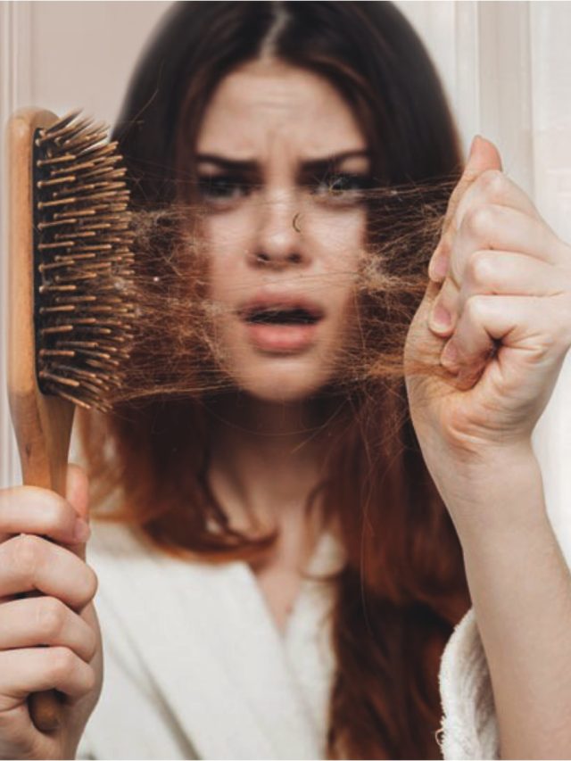 গোছা গোছা চুল আর পড়বে না, সর্ষের তেলে মেশান এই জিনিস