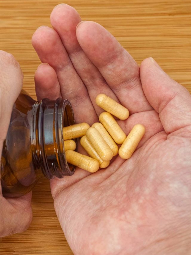 বড় ট্যাবলেট গিলতে ভয়? এই ট্রিকে কচি বাচ্চারাও গিলে নেবে