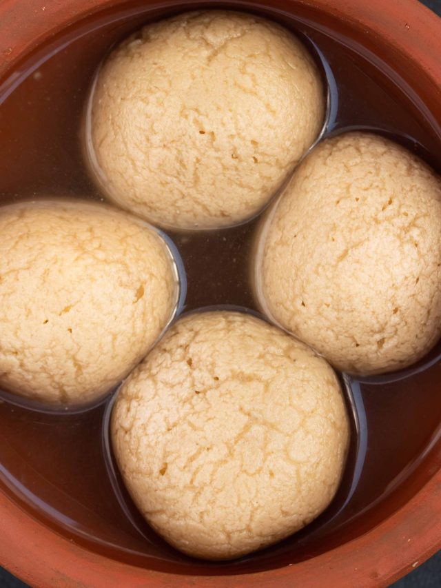 দোকানের মতো নলেন গুড়ের রসগোল্লা, শীত থাকতে বানিয়ে নিন; সহজ রেসিপি