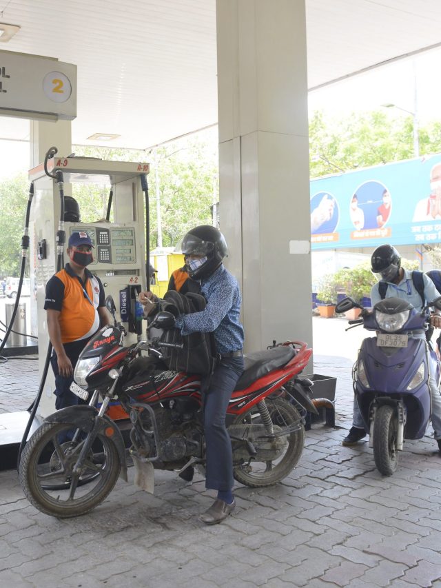 পেট্রোল পাম্পে এই ৭ ভুল করবেন না, জেনে রাখুন