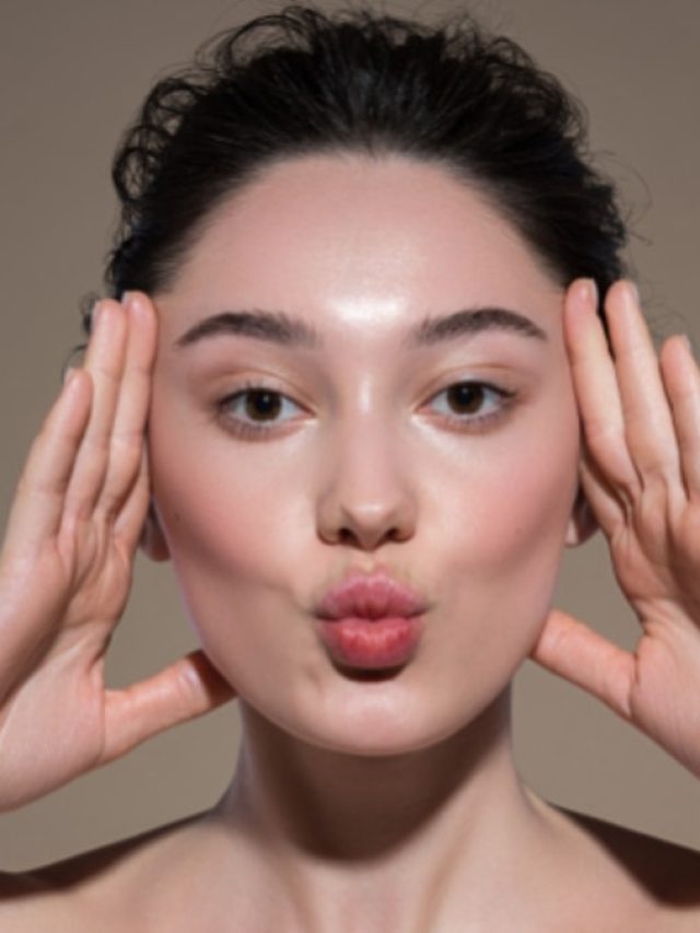 एक महीना रोज खा लें ये हरा फल, चेहरे से गायब होने लगेंगे बुढ़ापे के निशान