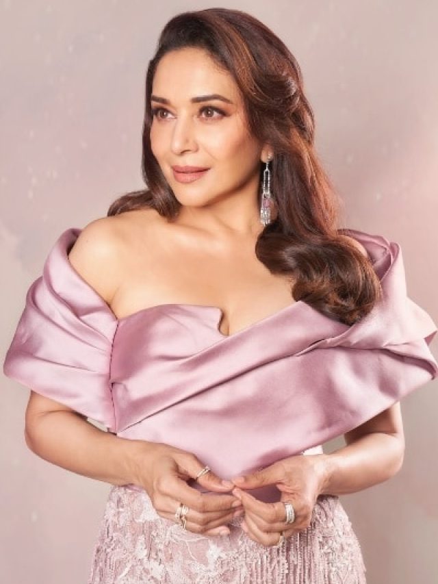 57 की उम्र में 40 की कैसे दिखती हैं माधुरी दीक्षित? यह ड्रिंक है खूबसूरती का सीक्रेट