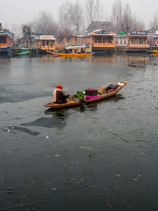 'Minus 7 Degrees!': Srinagar’s Dal Lake turns into an icy wonderland. See for yourself
