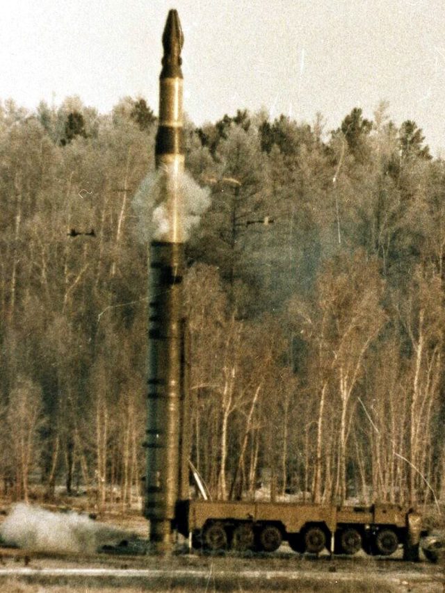 बेलारूस में तैनात होगी घातक रूसी हाइपरसोनिक बैलिस्टिक मिसाइल! देखिए वीडियो