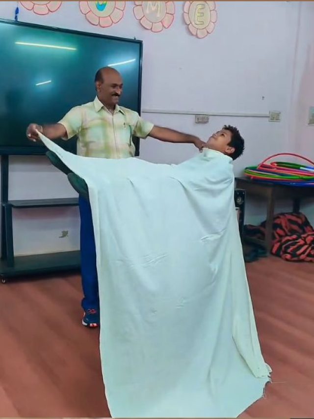 Video: हवा में किसी को उड़ाने का जादू कैसे होता है? टीचर ने खोली जादूगर की पोल