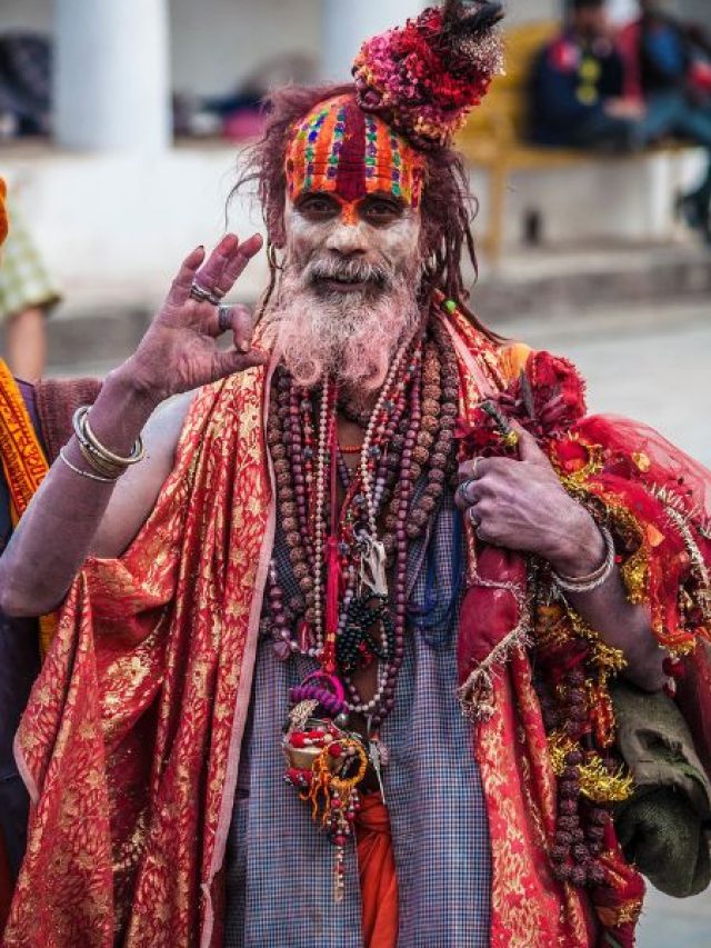 'साधु-बाबा पैसे ना देने पर श्राप देने लगें तो क्या करें...',  प्रेमानंद महाराज ने दिया जवाब