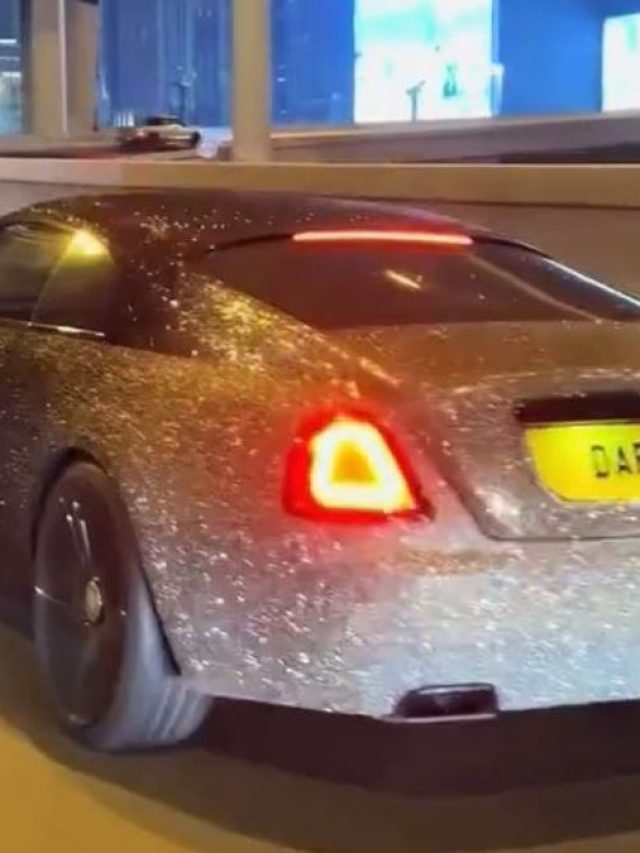 क्या हीरों से सजी है दुबई की सड़कों पर दौड़ रही रोल्स रॉयस? वायरल वीडियो