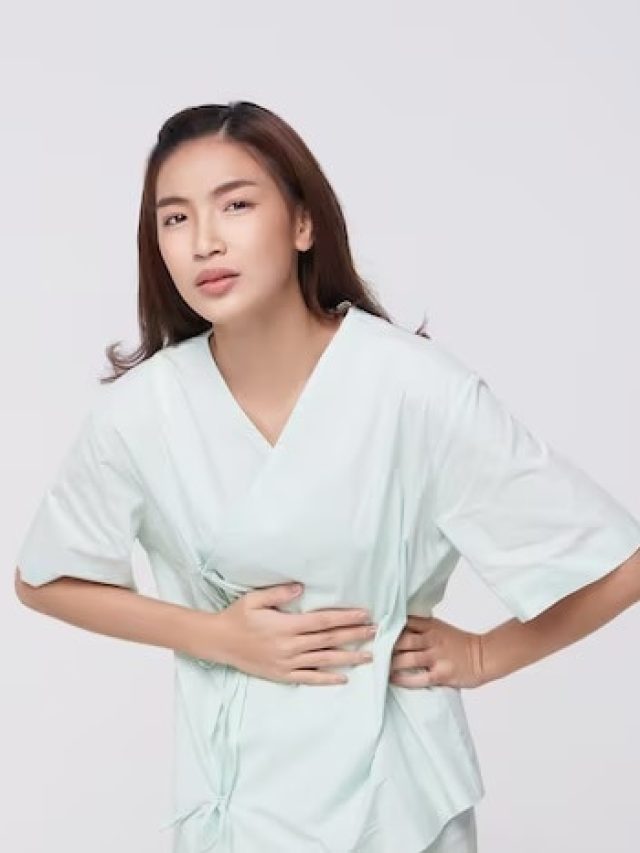 कब्ज को दोगुना बढ़ा देती हैं ये चीजें, आंतों के अंदर सड़ने लगता है मल