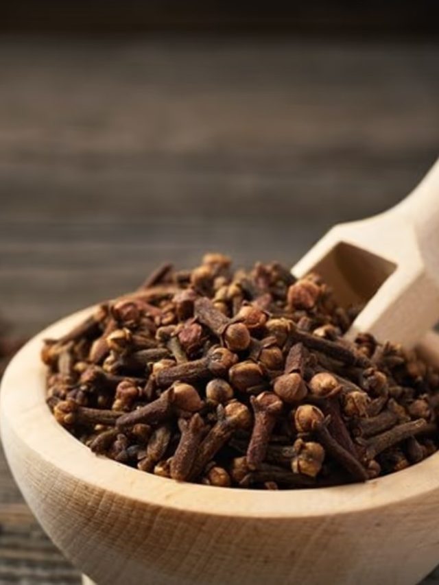 মুখে ফেলুন ১টা লবঙ্গ, তাতেই শুরু খেলা