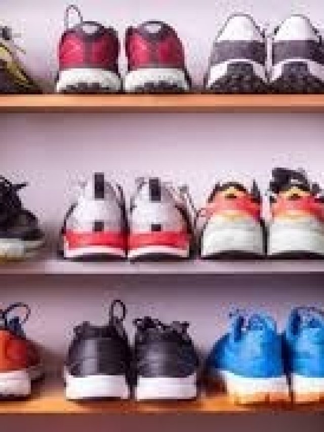 জুতো কেন উল্টো করে রাখতে নেই? ঠাকুরমারা এই কারণে বারণ করেন