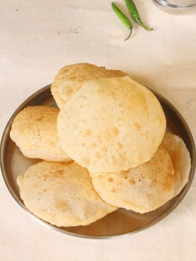 ফেলতে হবে না, বাসি ভাত দিয়েই বানান ফুলকো লুচি; রইল সহজ রেসিপি