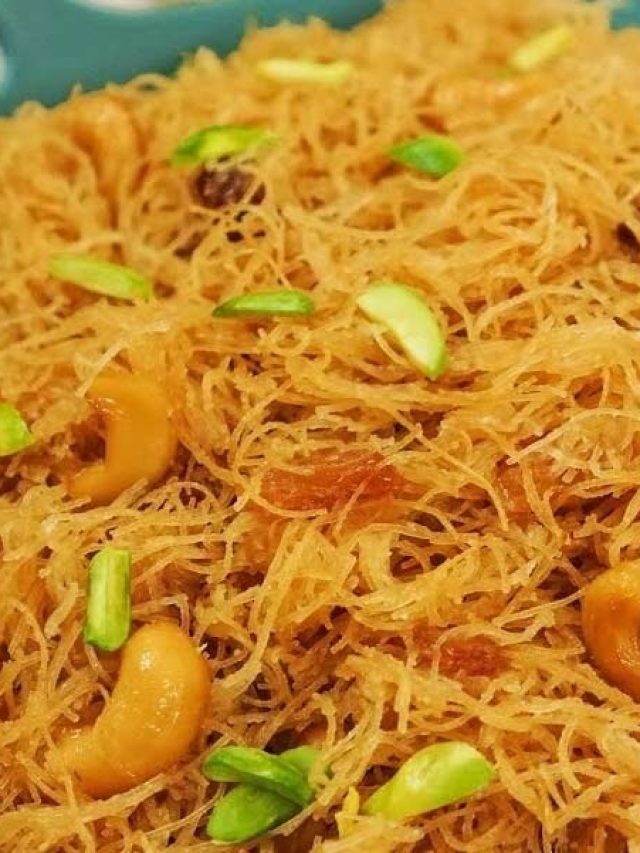 শীতে গরম দুধে ফেলে খেতে আলাদাই মজা, ঘরেই বানান লাচ্ছা সেমাই