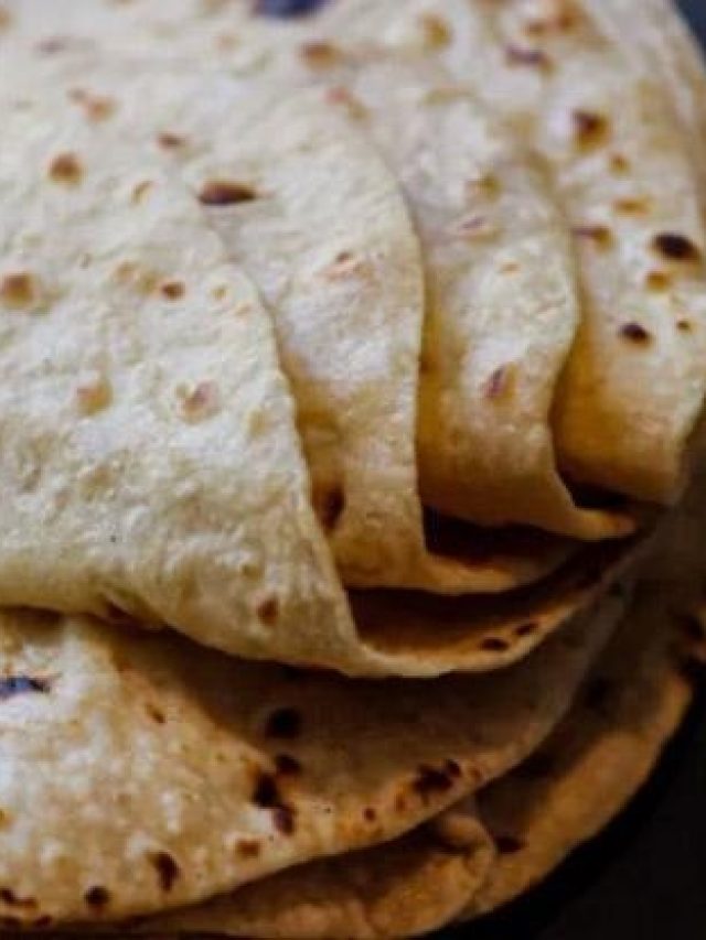 রাতে রুটি খেলে  এসব রোগ বাসা বাঁধে, না জানলেই সর্বনাশ