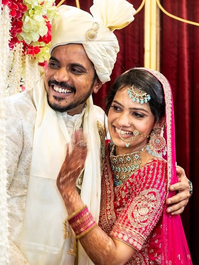 पंचायत के 'दामाद जी' ने गुपचुप रचाया निकाह, बेगम को करते दिखे Kiss, बोले- कुबूल है