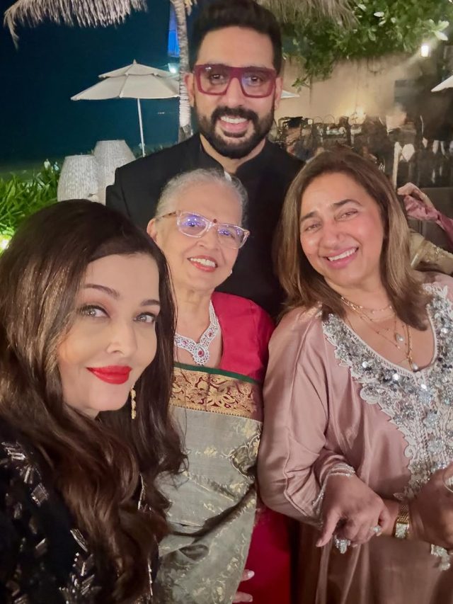 पार्टी में सासू मां संग दिखे अभिषेक बच्चन, ऐश्वर्या संग ली सेल्फी, चल रहा सब ठीक?