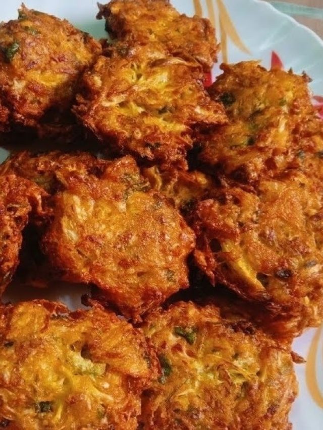 স্বাদ মুখে লেগে থাকবে, এভাবে বানান বাঁধাকপির মুচমুচে বড়া