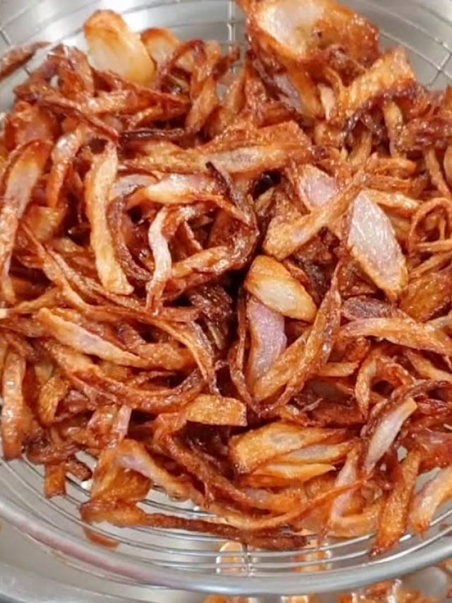 ঠিক কতক্ষণ ভাজলে পেঁয়াজ হবে মুচমুচে বেরেস্তা? টিপস ফাইভ স্টার শেফের