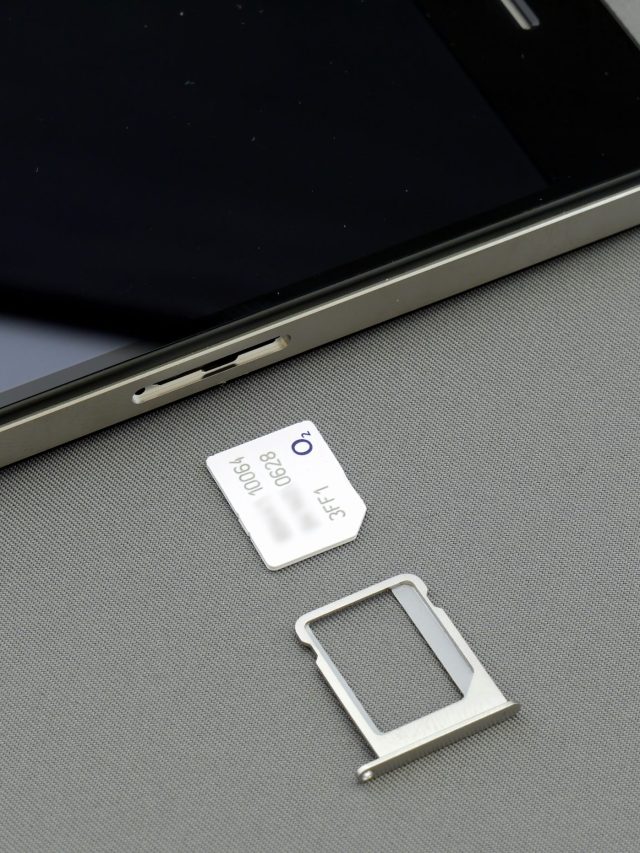 मोबाइल में लगे 'SIM Card' की फुलफॉर्म पता है? इसे हिंदी में क्या कहते हैं, जानिए