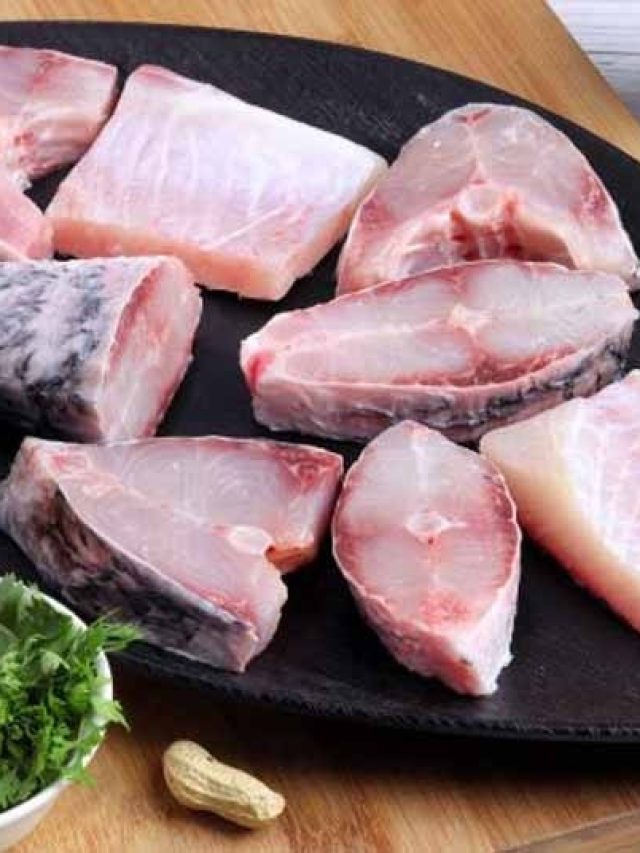 ফ্রিজে রাখা বহুদিনের মাছেও আসবে টাটকা স্বাদ, এই টিপসটা জেনে রাখুন