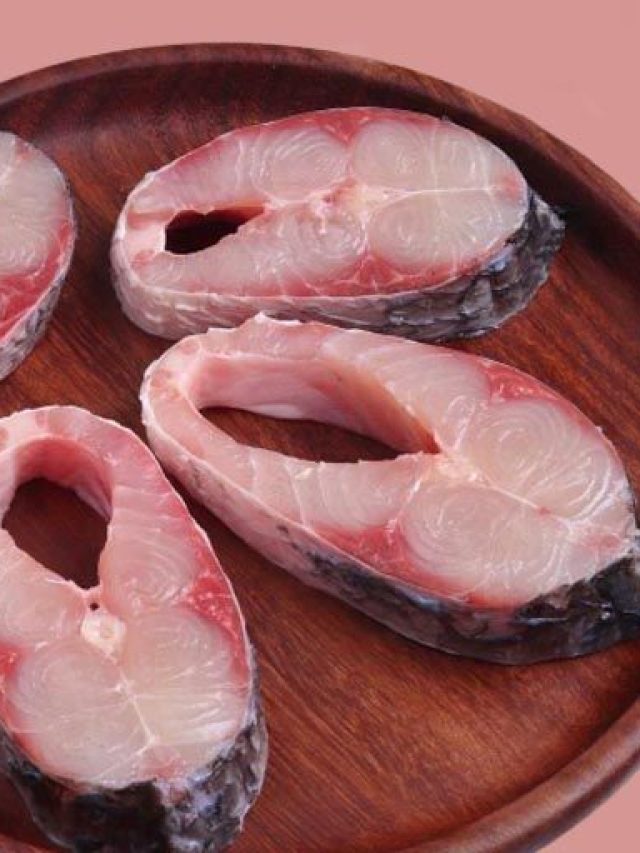 ফ্রিজে রাখা বহুদিনের মাছেও আসবে টাটকা স্বাদ, এই টিপসটা জেনে রাখুন