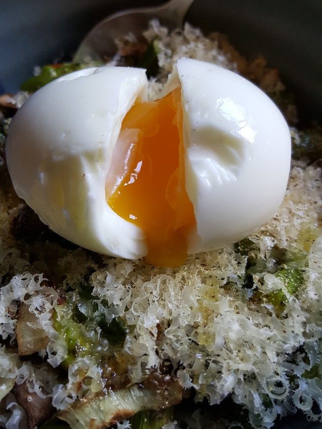 বদহজমের আতুর ঘর, ডিমের সঙ্গে  এই ৫টি জিনিস খাবেন না