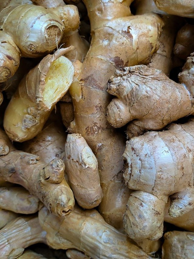 ছুরি ছাড়াই মিনিটের মধ্যে আদার খোসা ছাড়াবেন,৩ সহজ ট্রিক