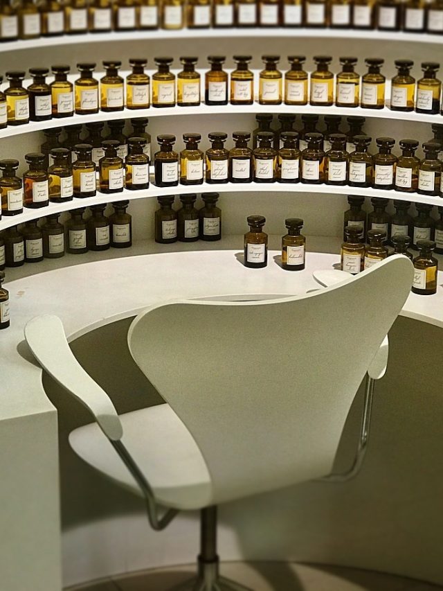 UP में बनता है ये आइटम, 10 लाख से ज्यादा में बिकता है एक किलो!