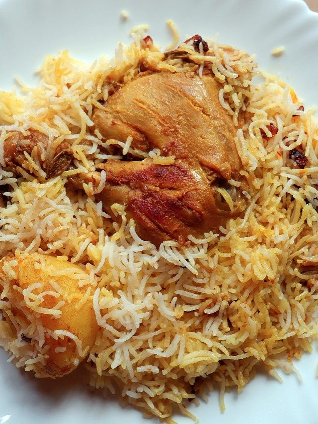 এভাবে বিরিয়ানি খেলে বাড়বে না ওজন, শরীর থাকবে ফিট