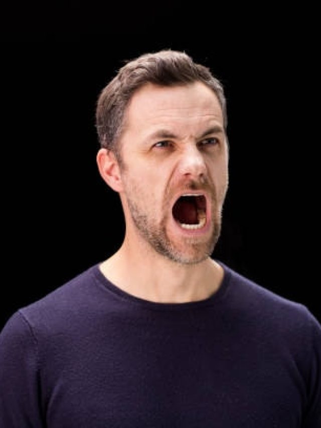 আপনার আশপাশে থাকা বিষাক্ত মানুষদের চিনবেন কী করে? রইল টিপস