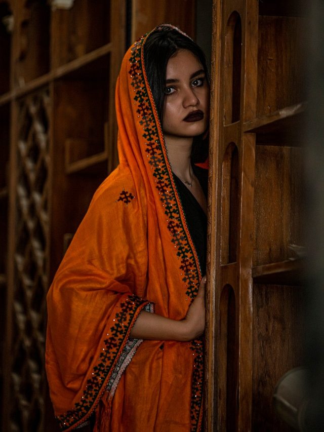 নিজের এই ৫ জিনিস অন্যকে দেবেন না, উন্নতি থেমে যাবে