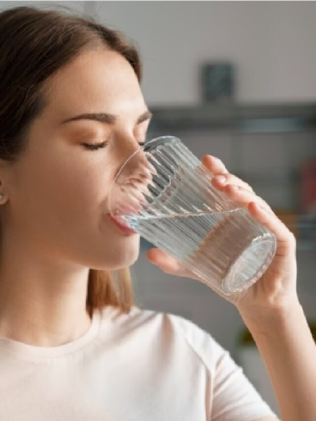 শরীরের ওজন অনুয়ায়ী কতটা জল খাবেন? না জানলে বিপদ