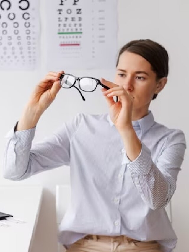 हट जाएगा नजर का चश्मा, आंखों के लिए बस रोज कर लें ये काम