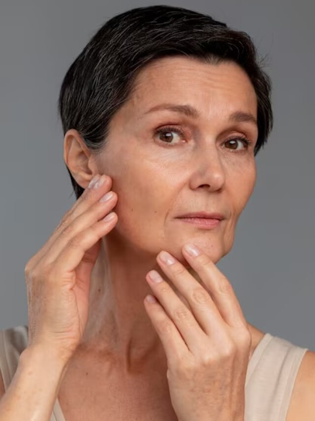 जल्दी बूढ़ी हो सकती हैं ये 5 काम करने वाली महिलाएं! आज से ही करना करें बंद