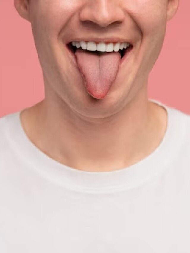 जीभ देखकर बीमारी के बारे में पता लगाएं, इन चीजों को ना करें इग्नोर