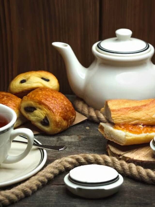 नाश्ते में पराठे के साथ चाय पीते हो? ये गलती पड़ सकती है भारी